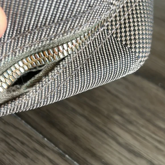 Louis Vuitton Damier Geant Shoulder Bag - Picture 15 of 16